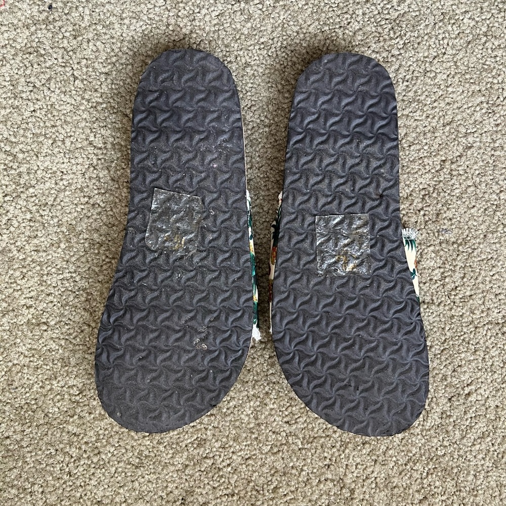 Sandals - Picture 2 of 4